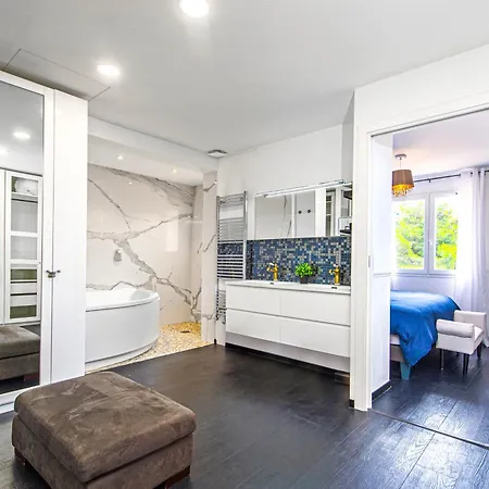 With Panoramic Sea View & Private Pool & Monaco *