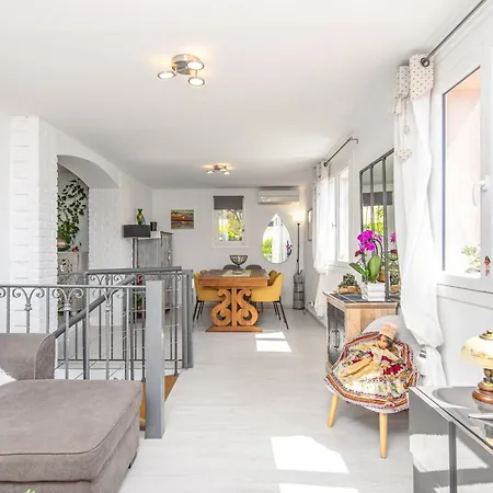 With Panoramic Sea View & Private Pool & Monaco *